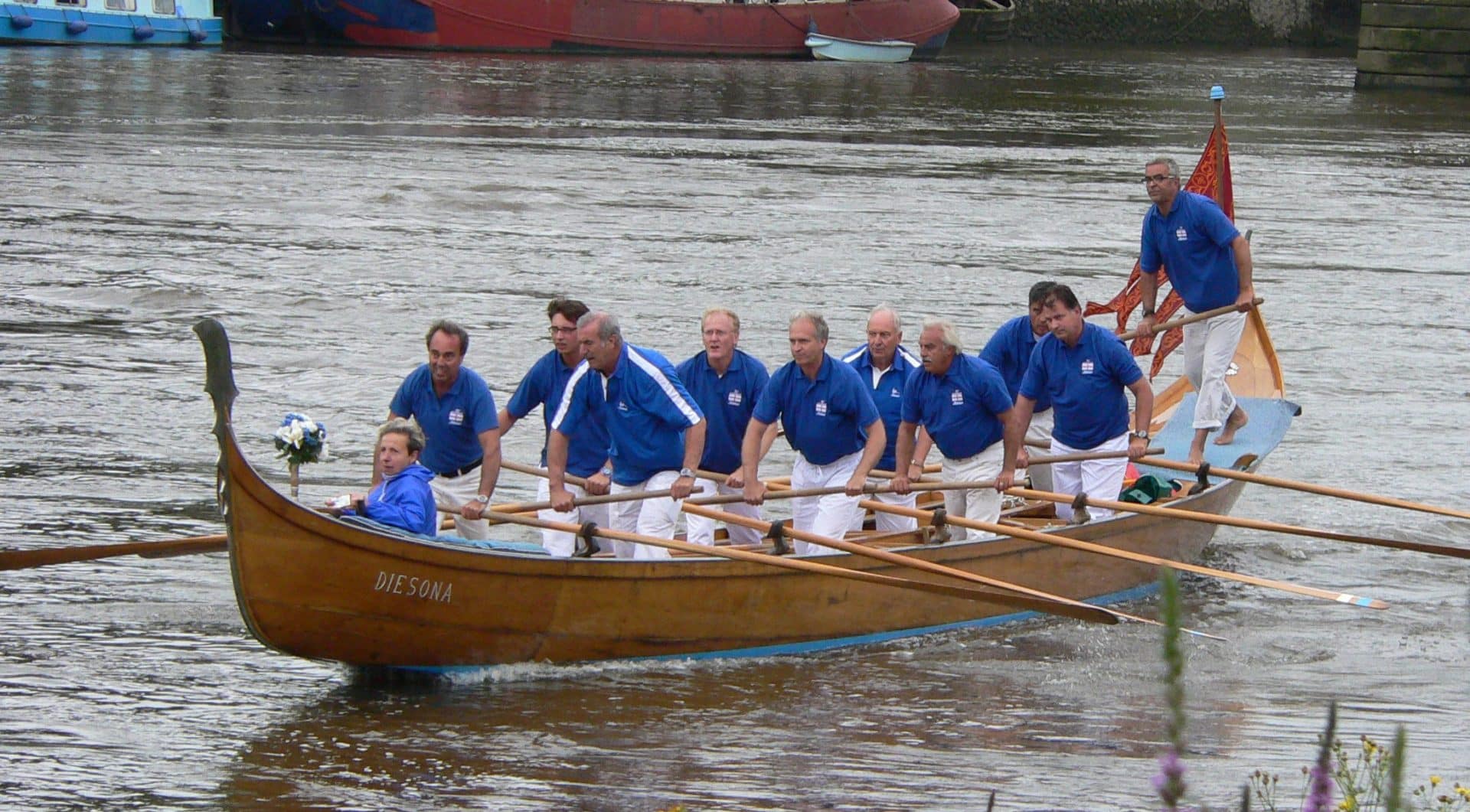 2007-7 Diesona on the Thames