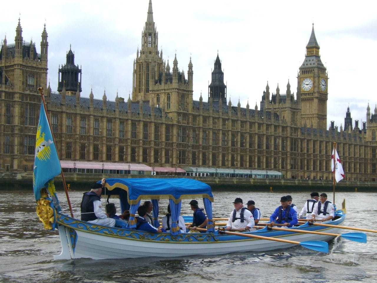 2007-7 The shallop passed the Houses of Parliament
